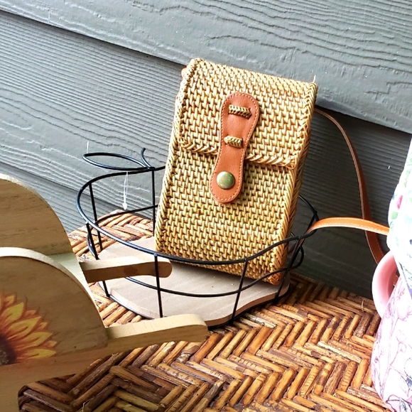 COLLECTION 18 WICKER & FAUX LEATHER CROSSBODY NWOT. - Picture 1 of 4